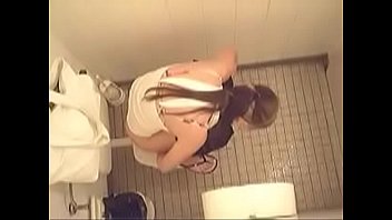 hidden camera toilet di penis kocok Big booty african lesbians