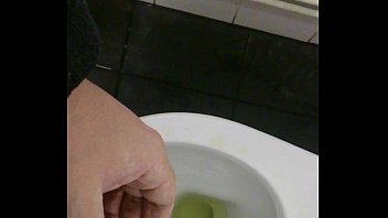 toilet pee fart poop Kat dennings beth behrs cum